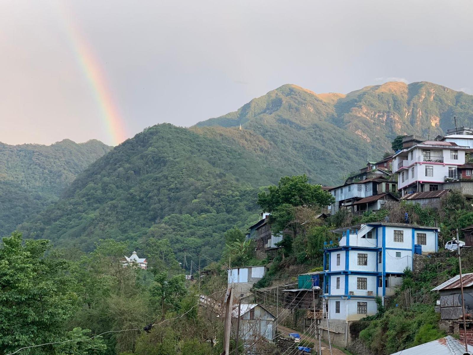 Dovipie Inn Kohima Exterior photo