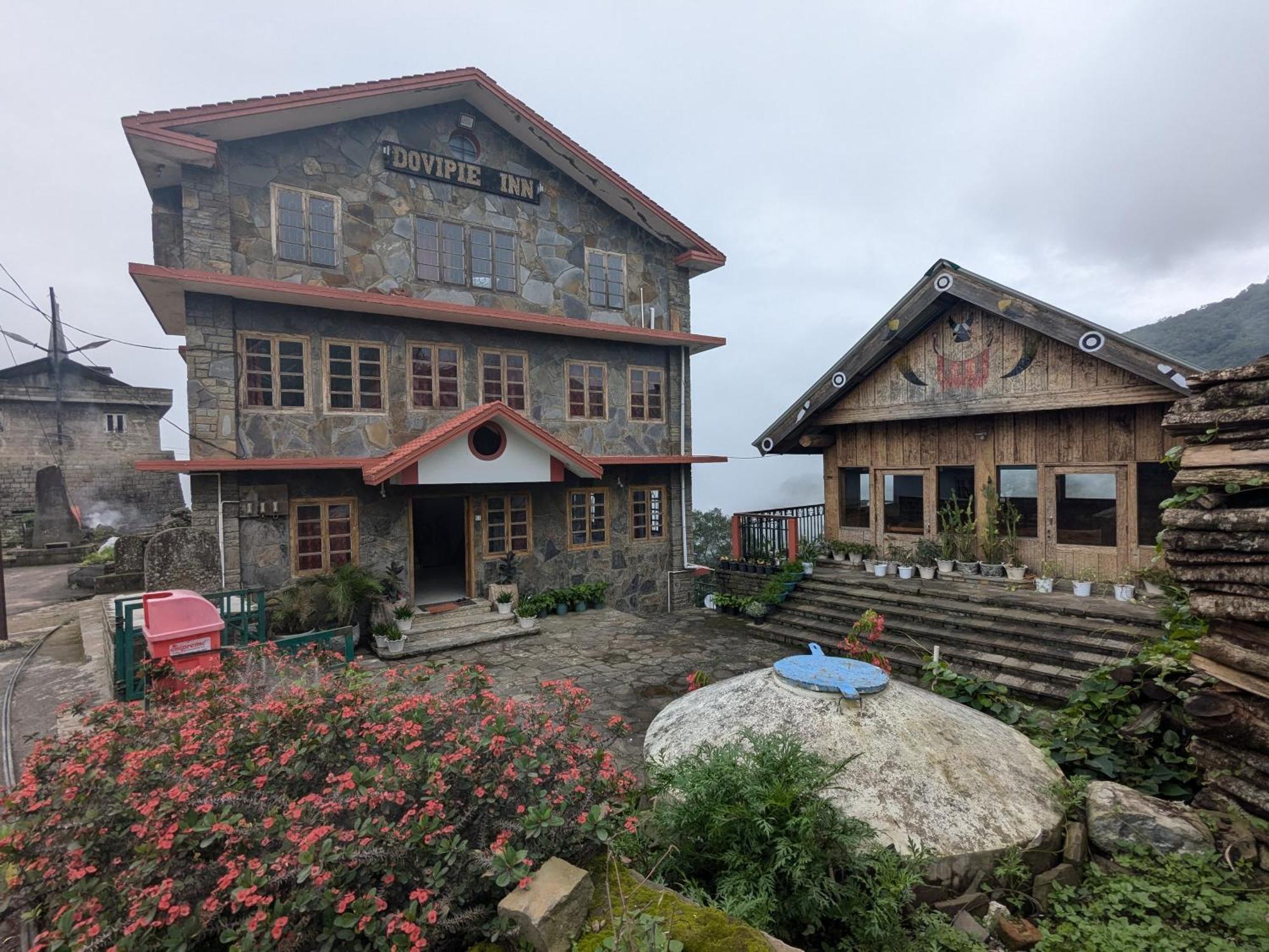 Dovipie Inn Kohima Exterior photo